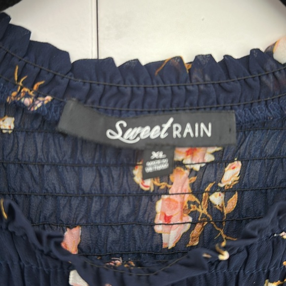 Sweet rain long sleeve top XL - Picture 2 of 3